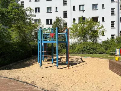 Ein Kinderspielbereich in der Unterkunft ALEXA Chic Design Apart up to 5 persons - Paid Parking - Superfast Wifi