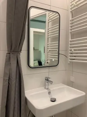 Ein Badezimmer in der Unterkunft Modern central Prenzlberg Elil