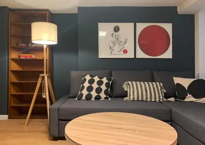 Ein Sitzbereich in der Unterkunft Modern central Prenzlberg Elil
