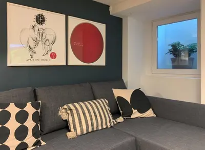 Ein Sitzbereich in der Unterkunft Modern central Prenzlberg Elil
