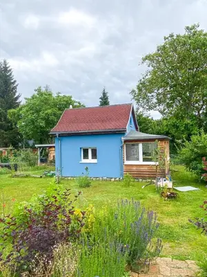 Ein Garten an der Unterkunft Tiny House im grünen Rangsdorf fuer 4 mit Kamin RAN