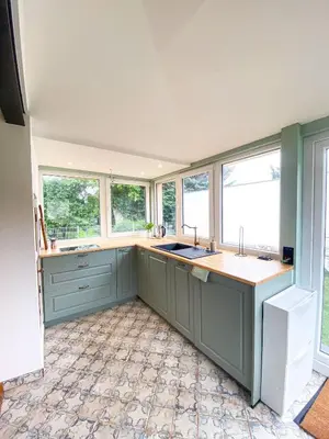 Küche/Küchenzeile in der Unterkunft Tiny House im grünen Rangsdorf fuer 4 mit Kamin RAN