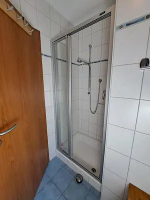 Ein Badezimmer in der Unterkunft Peaceful House near Lakes - RON