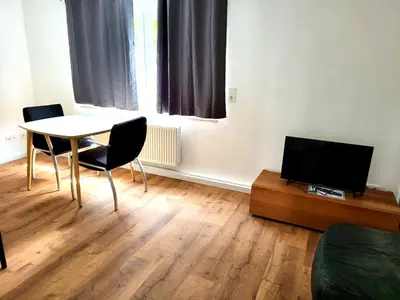 TV/Unterhaltungsangebot in der Unterkunft Monteur-Haus Veilchen Berlin Pankow, Französisch-Buchholz