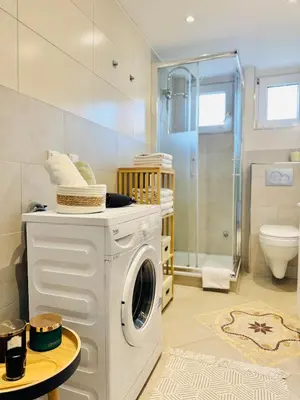 Ein Badezimmer in der Unterkunft Willkommen im Neuköllner Kiez 2 Zimmer