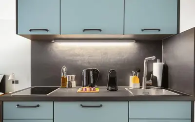Küche/Küchenzeile in der Unterkunft Limehome Berlin Weserstraße, Friedrichshain