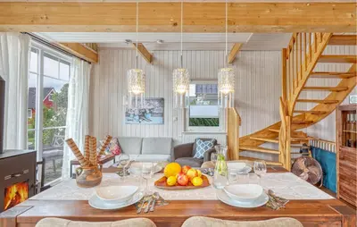 Ein Sitzbereich in der Unterkunft Lovely Home In Hafendorf Zerpenschleu