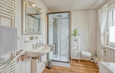 Ein Badezimmer in der Unterkunft Lovely Home In Hafendorf Zerpenschleu