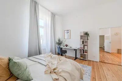 Ein Bett oder Betten in einem Zimmer der Unterkunft New 2 bedroom apt - Explorers & Remote workers!