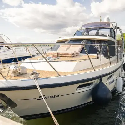 Yacht Susan - Jacht - TraumZeitBoot - exklusiver Festlieger in perfekter Lage am Scharmützelsee Bad Saarow