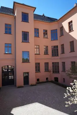 Das Gebäude in dem sich die Ferienwohnung befindet