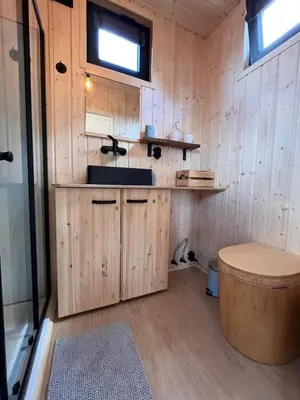 Küche/Küchenzeile in der Unterkunft Waterfront Tiny House Stay