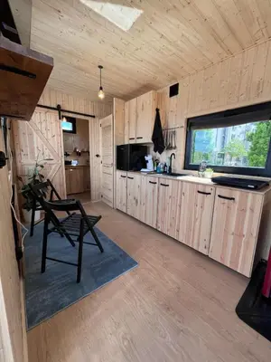 Küche/Küchenzeile in der Unterkunft Waterfront Tiny House Stay
