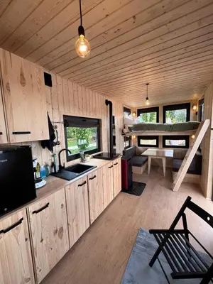 Küche/Küchenzeile in der Unterkunft Waterfront Tiny House Stay