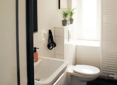 Ein Badezimmer in der Unterkunft Moderne Unterkunft Neukölln