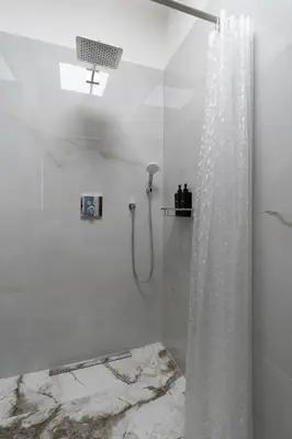 Ein Badezimmer in der Unterkunft Nofa Apartments - Altbau Apartments am Kudamm