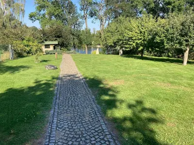 Ein Garten an der Unterkunft Egon