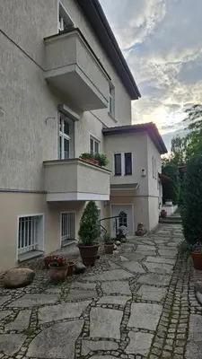 Das Gebäude in dem sich die Ferienwohnung befindet