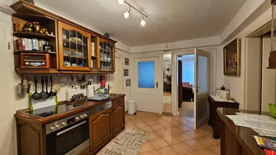 Küche/Küchenzeile in der Unterkunft Mondänes Zimmer nahe Alex in Villenlage