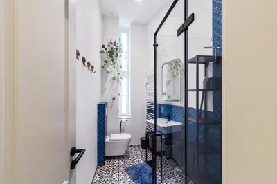 Ein Badezimmer in der Unterkunft Urban Jungle - Designer Apartment in the Heart of Friedrichshain