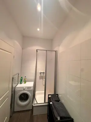 Ein Badezimmer in der Unterkunft Cozy Altbau in Friedrichshain - Westwing Design