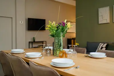 TV/Unterhaltungsangebot in der Unterkunft Homely Berlin - Historic Building, 3 Bedrooms, Mauerpark, Family & Business