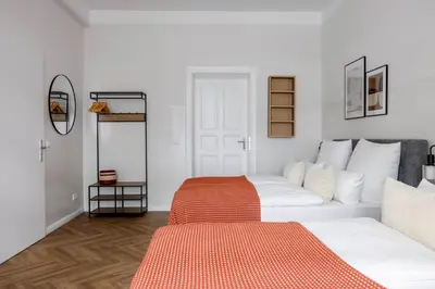 Ein Bett oder Betten in einem Zimmer der Unterkunft oompH Berlin Minimalist & Mighty - 1 BR hosting up to 6
