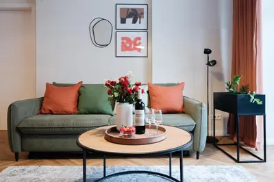 Ein Sitzbereich in der Unterkunft oompH Berlin Minimalist & Mighty - 1 BR hosting up to 6