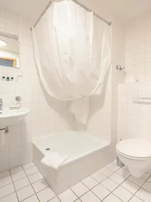 Grundriss der Unterkunft 2-Zimmer City Apartment Berlin Mitte 50m2 - U-Bahn Leopoldplatz by Rooms Berlin