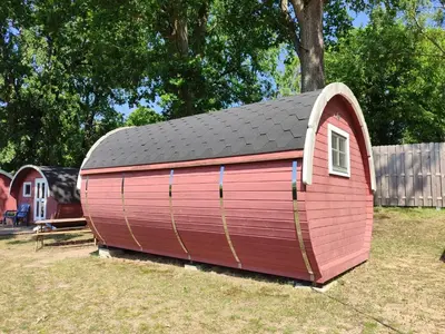Das Gebäude in dem sich der Campingplatz befindet