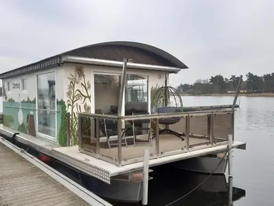 Blick auf einen Fluss in der Nähe des Ferienhauses