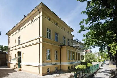 Das Gebäude in dem sich das Hotel befindet