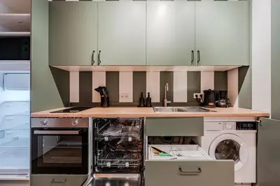 Küche/Küchenzeile in der Unterkunft Vibrant Micro-Apartment - Cozy, Central & Self Checkin