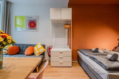 Ein Sitzbereich in der Unterkunft Vibrant Micro-Apartment - Cozy, Central & Self Checkin