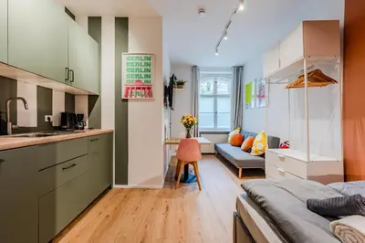 Küche/Küchenzeile in der Unterkunft Vibrant Micro-Apartment - Cozy, Central & Self Checkin