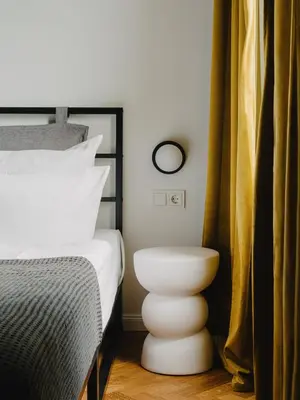 Ein Bett oder Betten in einem Zimmer der Unterkunft NOOK Stay am Checkpoint Charlie