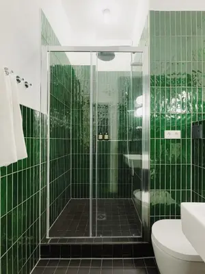 Ein Badezimmer in der Unterkunft NOOK Stay am Checkpoint Charlie