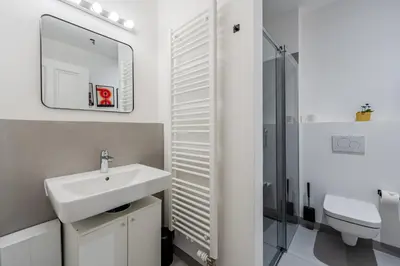 Ein Badezimmer in der Unterkunft The Music Studio - Newly renovated