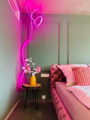 Ein Bett oder Betten in einem Zimmer der Unterkunft PenthouseNeuruppin direkt am See