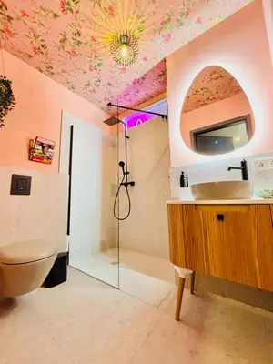Ein Badezimmer in der Unterkunft PenthouseNeuruppin direkt am See
