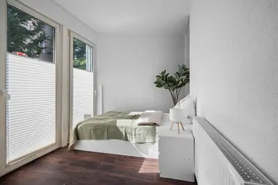 Ein Bett oder Betten in einem Zimmer der Unterkunft Loftly Hindenburgdamm 85 Charite - 45m2 - Self Check-In - 300mbit