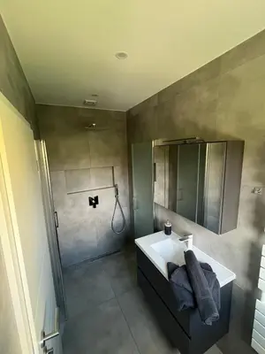 Ein Bett oder Betten in einem Zimmer der Unterkunft Schöne 3-Zimmer-Wohnung mit Klima am Stadtrand von Berlin