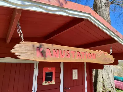 Ein Zertifikat, Auszeichnung, Logo oder anderes Dokument, das in der Unterkunft TinyHouse 