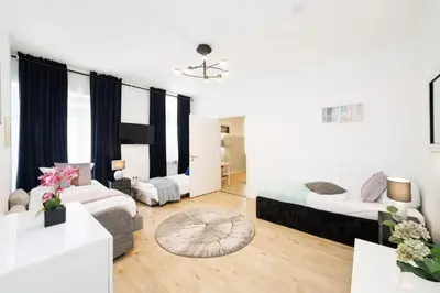 Ein Bett oder Betten in einem Zimmer der Unterkunft Urban Stay Berlin Wilmersdorf