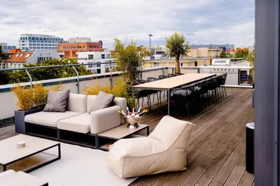 Ein Sitzbereich in der Unterkunft Stralau360 - Exclusive Penthouse with Sauna & Panoramic Rooftop