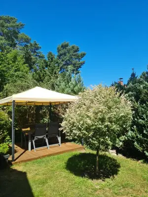 Ein Garten an der Unterkunft DAS kleine Haus