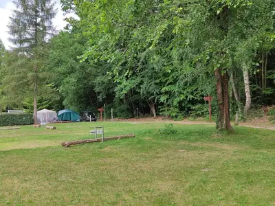 Ein Garten an der Unterkunft !Nur Stellplatz! Wohnwagen- & Mobil und Zelt Stellplatz 