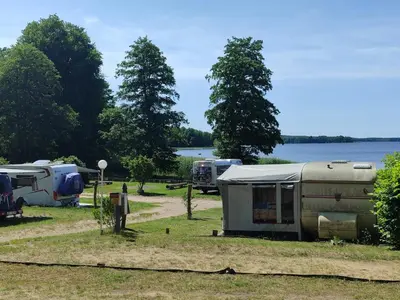 Naturlandschaft in der Nähe des Campingplatzes