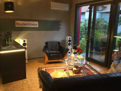 Ein Sitzbereich in der Unterkunft Tinyhaus