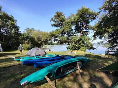 Naturlandschaft in der Nähe des Campingplatzes